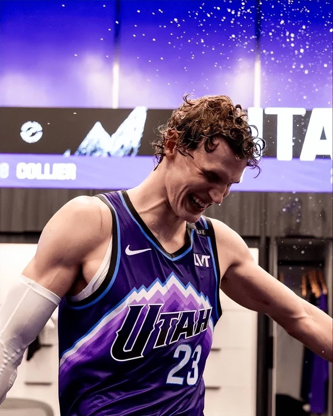 爱游戏官网-赛后犹他爵士调整名单以备CBA季后赛；状态回暖环节打磨；气氛紧张；阵容厚度经受考验的简单介绍