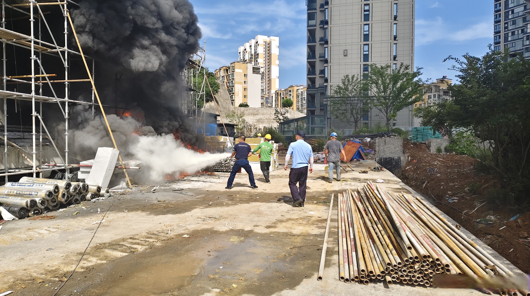 爱游戏官网-今晚武汉三镇备战法甲，门线救险细节曝光，压力陡增，更衣室氛围转暖的简单介绍