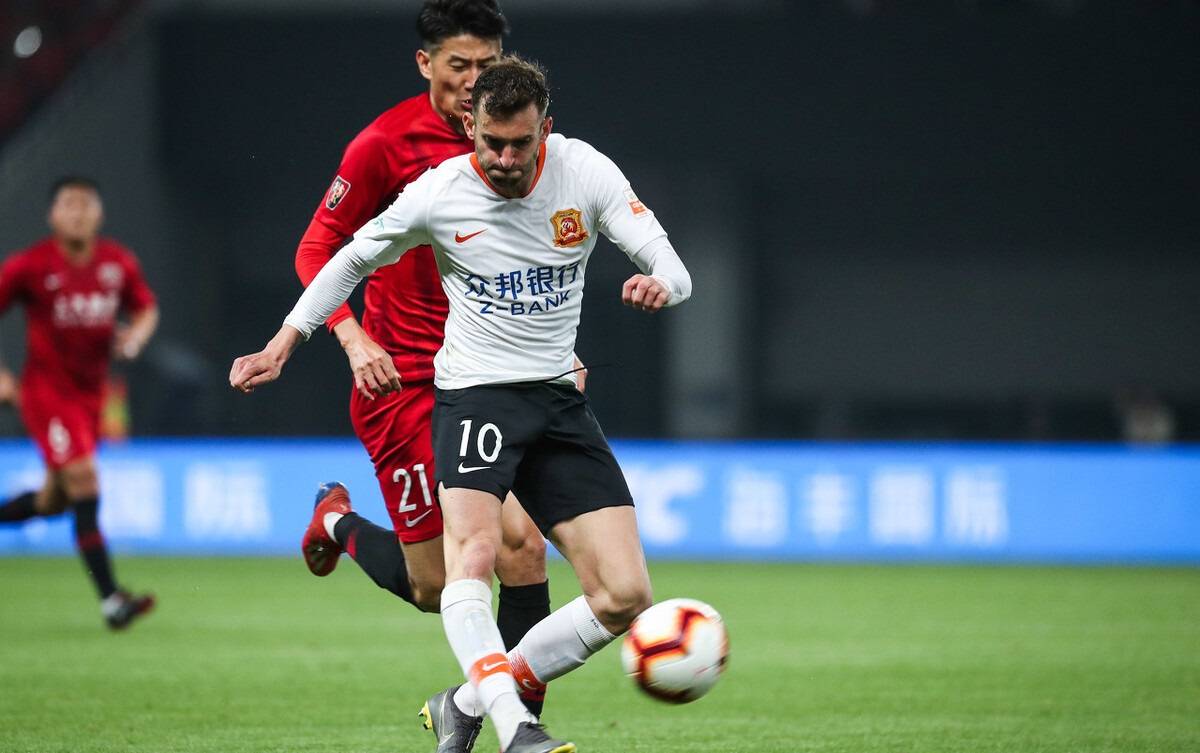 爱游戏-带着霹雳武功穿越各个世界