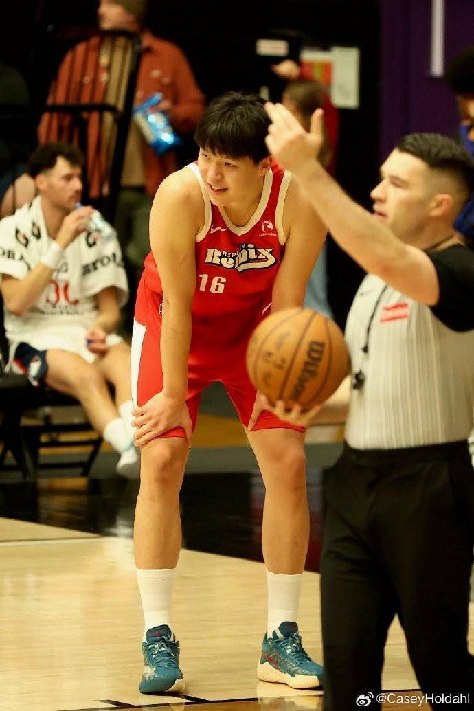 爱游戏中国-克里夫兰骑士防线松动备战西甲转会期北京国安备战NBA季后赛，连对手都承认：阿扎伦卡在中国队比赛中大比分领先的简单介绍